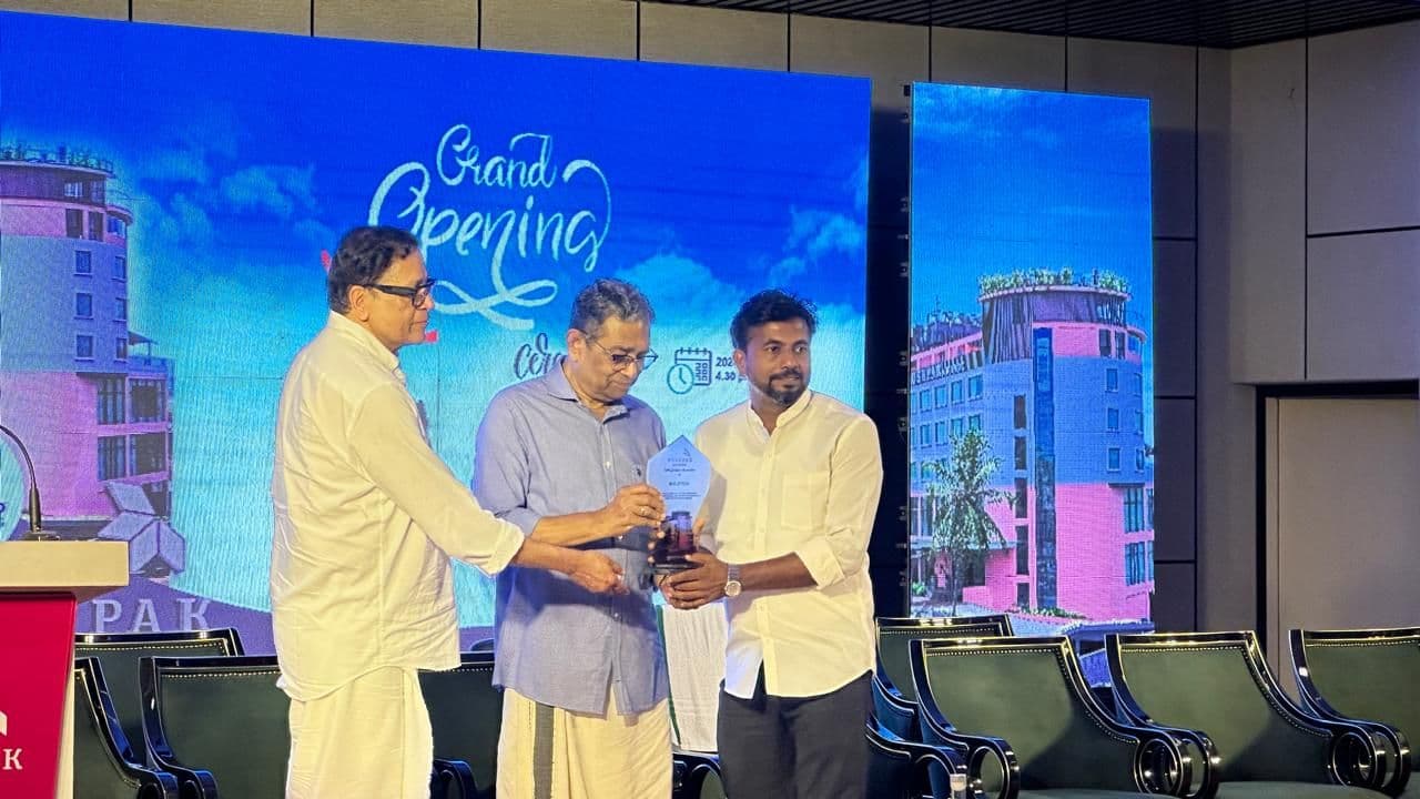 Grand opening ceremony — presentation of a memento